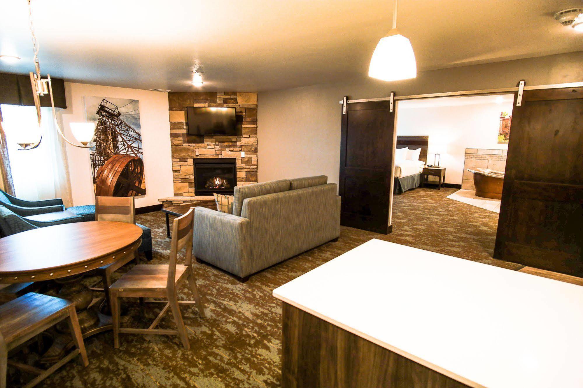 Copper King Convention Center, Ascend Collection Butte